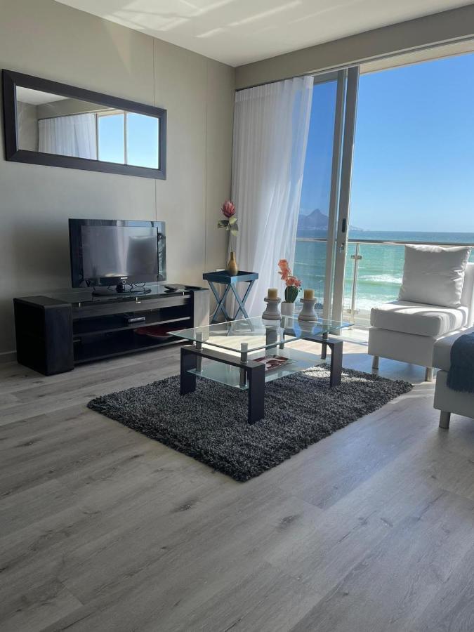 Infinity Self Catering Beachfront 302 * Cape Town
